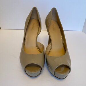 Nine West Nude Patent Leather Peep Toe Pumps in Size 7.5